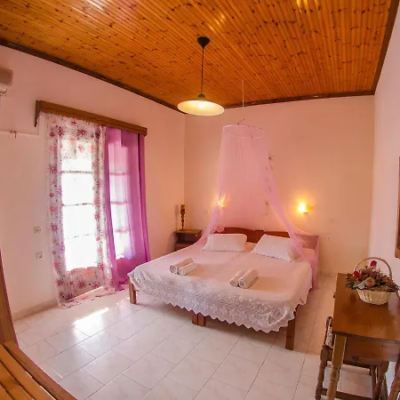 Takis Aparthotel