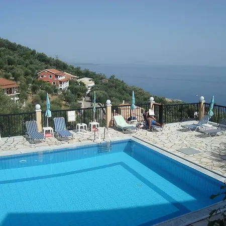 Nestoras Aparthotel 2*