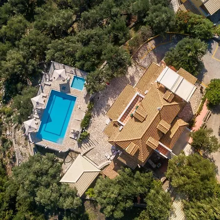 Nestoras Aparthotel