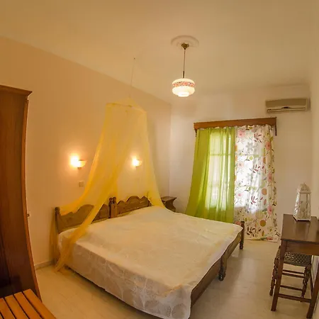 Aparthotel Takis