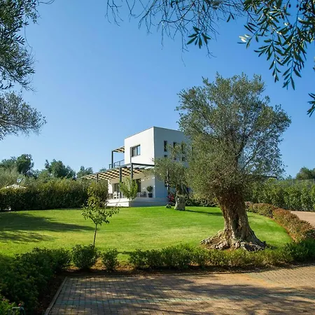 Villa Almyra