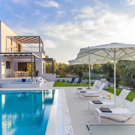 Villa Almyra *