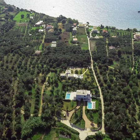 Villa Almyra