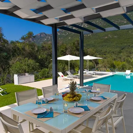 Villa Almyra *