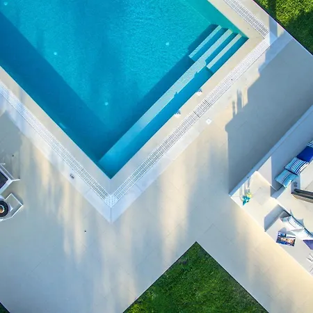 Villa Almyra