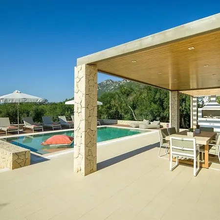 Villa Almyra *