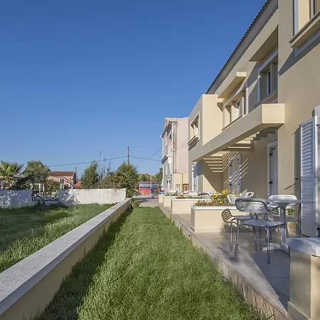 Ekati Maizonettes Hotel 4*