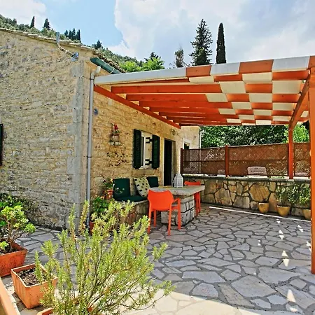 Korinas Cottage: Stone Close To The *