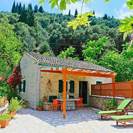 Korinas Cottage: Stone Close To The Agni