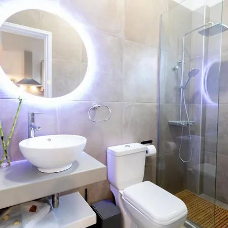 Elysian Apartment *