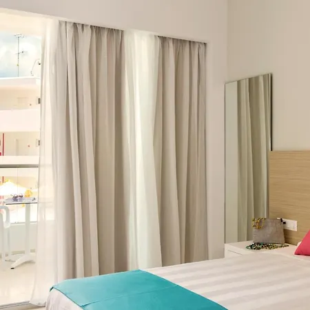 Nasos & Hotel