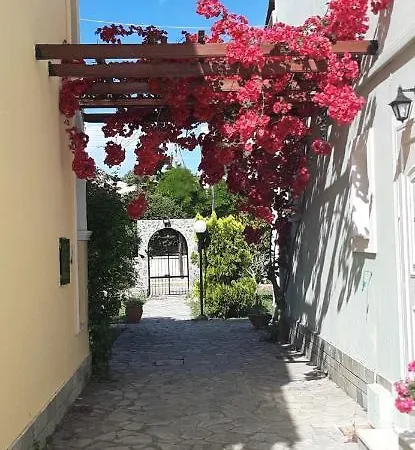 Aparthotel Zefiros 3*