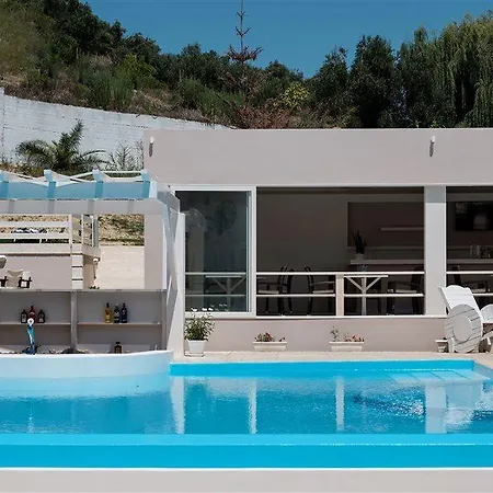 Kouros Aghios Stefanos Apartment *