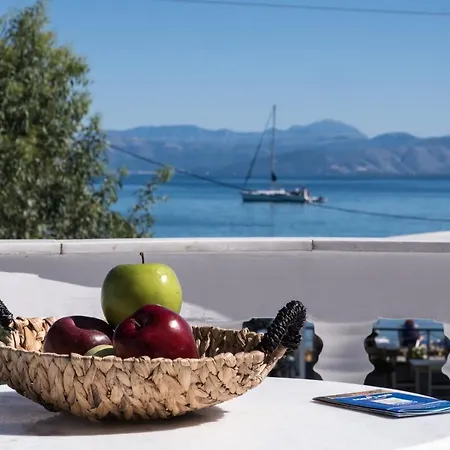 Christina Beachfront By Hotelius Bed & Breakfast Petriti (Corfu)