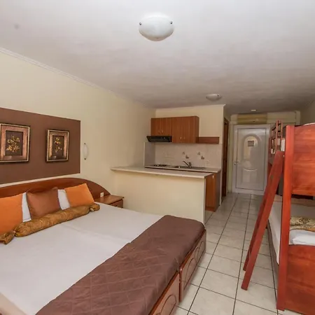 Damia Apts 2*