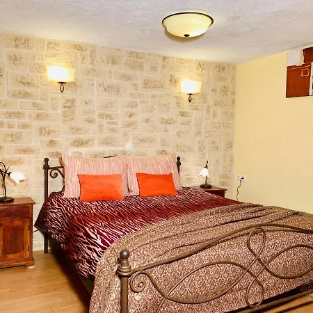 Ermones Odyssesas Holiday home Vatos