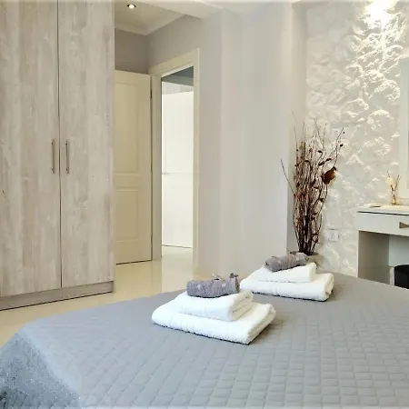 Sunshine 3 With Sea View Holiday home *