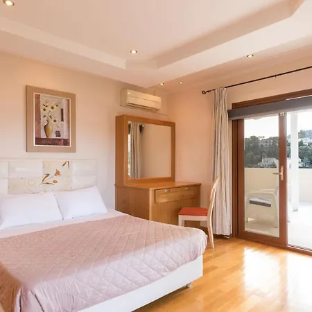 View Villas-corfu-villa Eleni,4 Bedrooms,large Private Pool,prime Location * Kassiopi