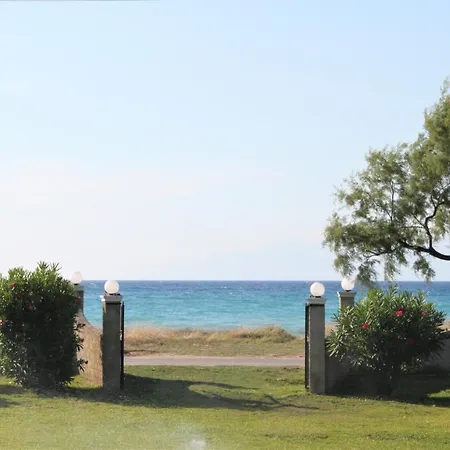 Angela, Seafront Apartments, Almiros Apartment *