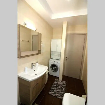 Santa Barbara Apartment *