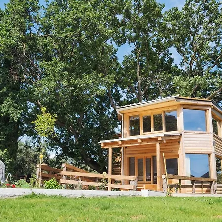 Holiday home Romantic Tree House