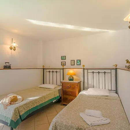 Lithari, Nissaki, Corfu Villa Vigglatouri