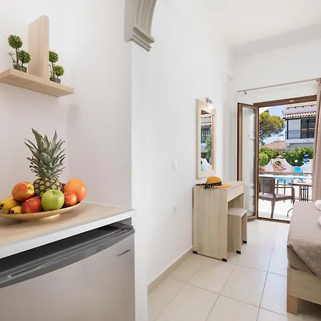 Lefkimi Hotel 2*