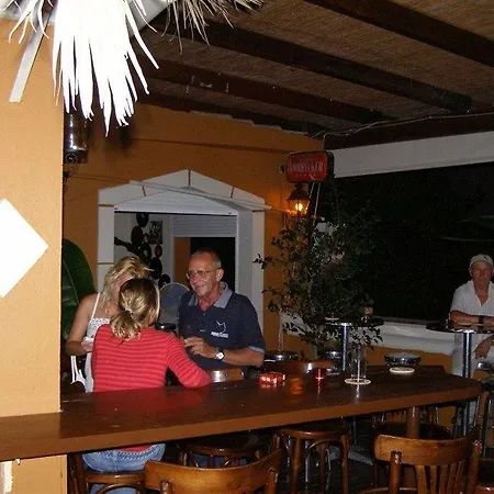 Hotel Pantheon Hall Mesongi