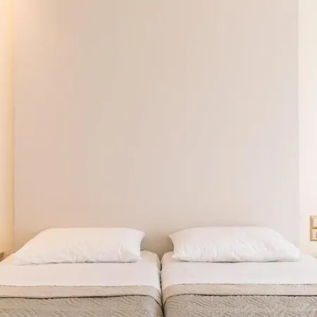 Marina Boutique Aparthotel 2*