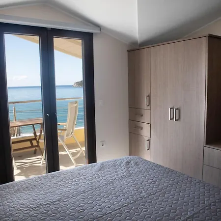 Blue Heaven Apartment *