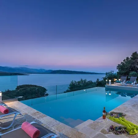 Villa Aurora Kerasia By *