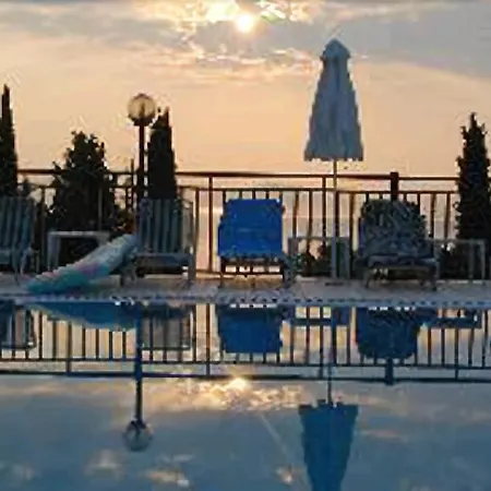Aparthotel Aronis