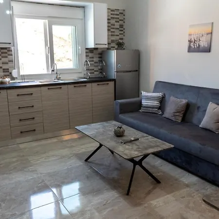 Apartment House Dellis Vouniatades