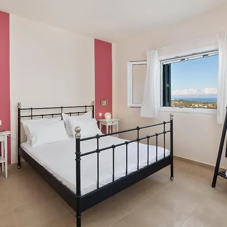 Villa Red Queen *