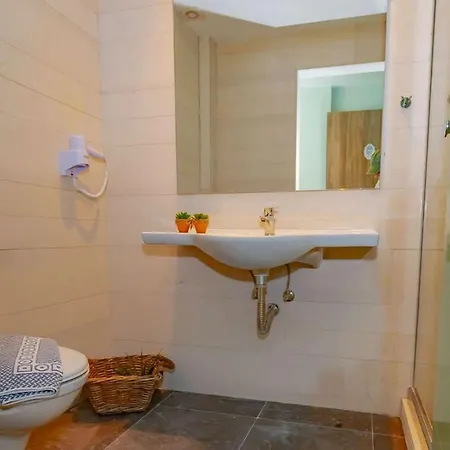 Guest house In Guest - With Private Pool