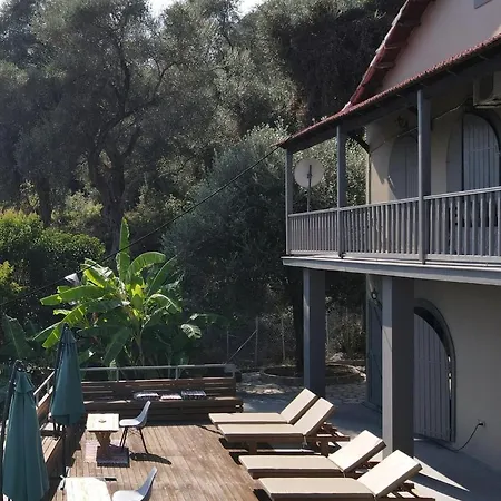 Villa Manolatou *