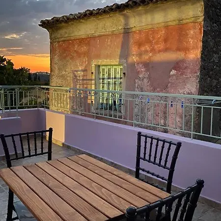 Siora Nina Charming Stone House Near Agios Gordios Holiday home Sinarades