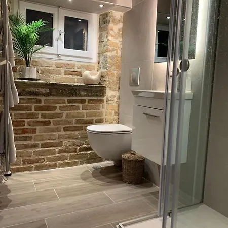 Prestige Old Town Apartment