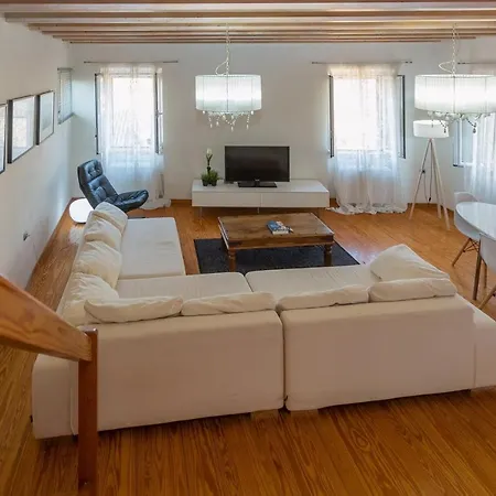 Artist Loft Apartment *