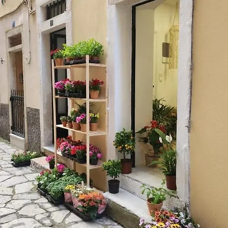 Prestige Old Town Apartment *