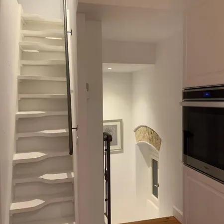 Prestige Old Town Apartment