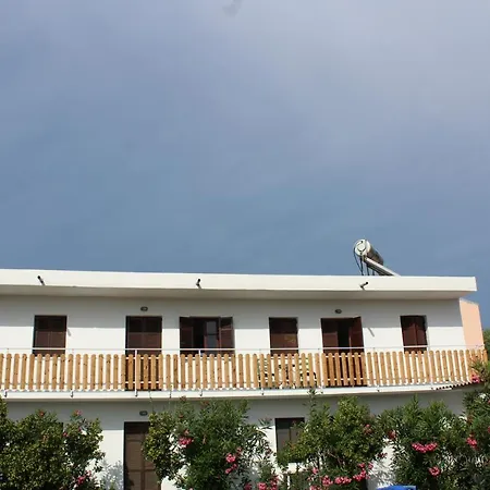 Nikos Seaside *