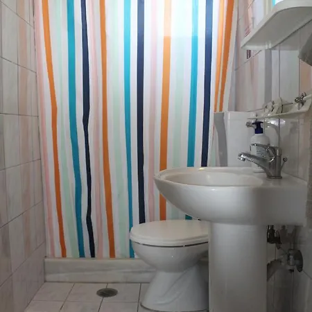 Nikos Seaside Apartment *