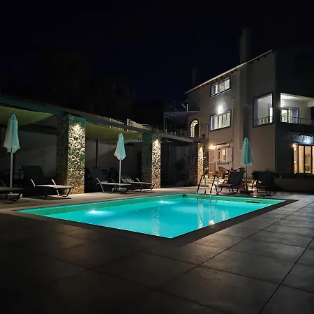 Juliet Villa *