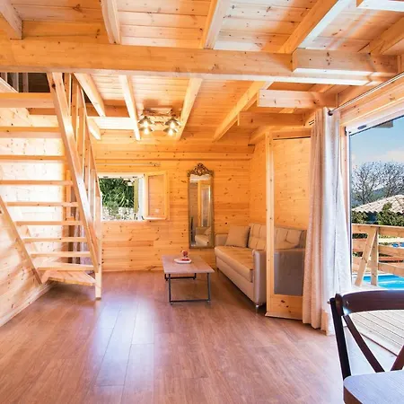 Holiday home Romantic Tree House