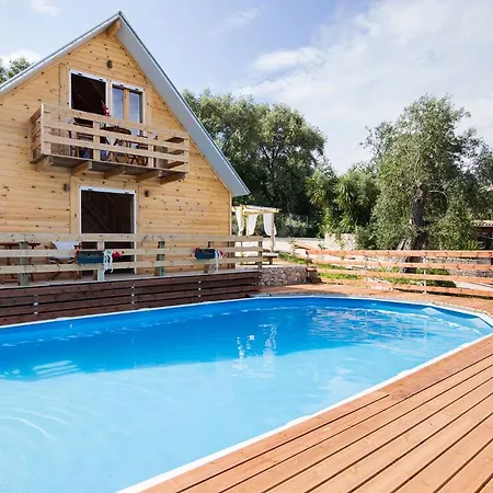 Holiday home Romantic Tree House