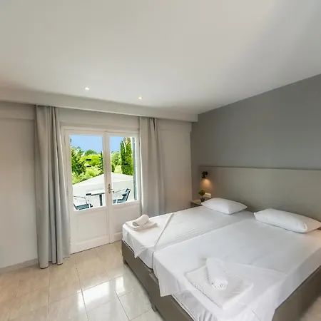 Nikos Aparthotel