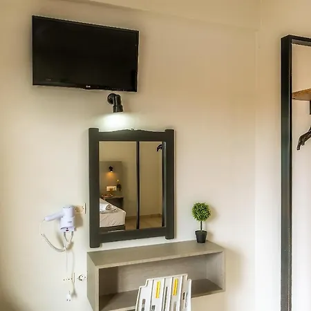Aparthotel Nikos 3*