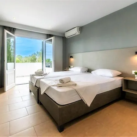 Nikos Aparthotel