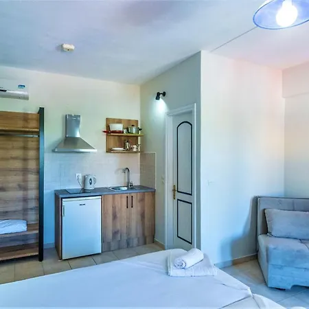 Nikos Aparthotel 3*